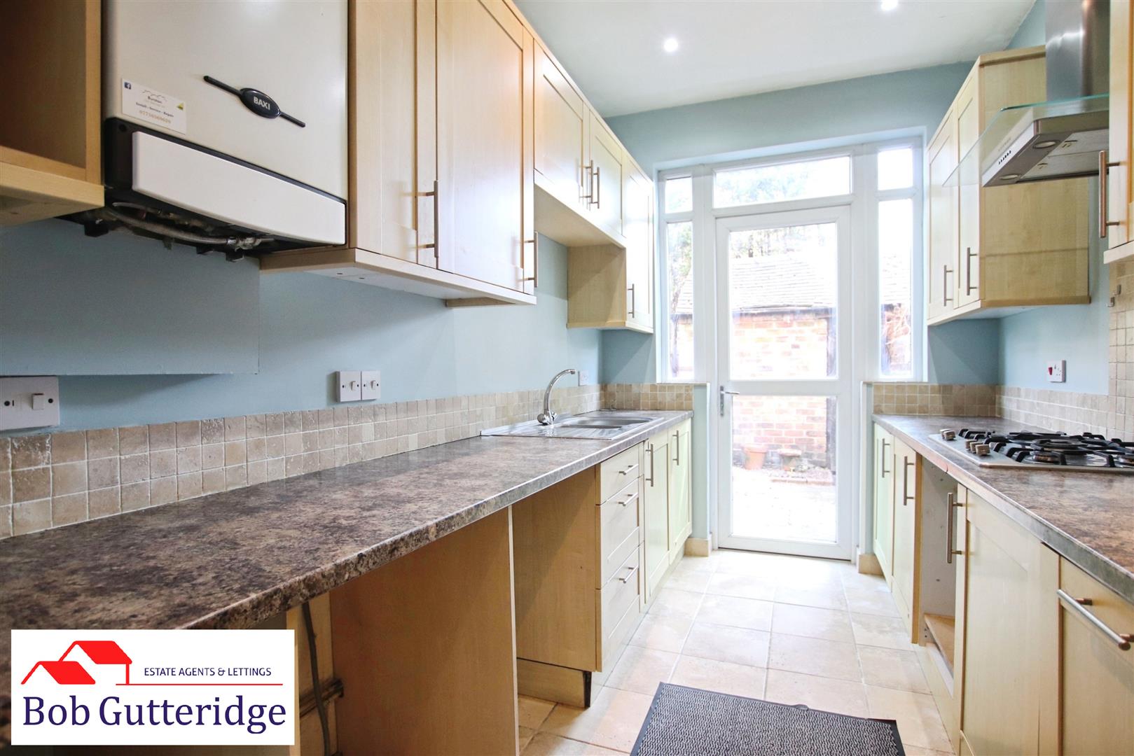 FITTED KITCHEN